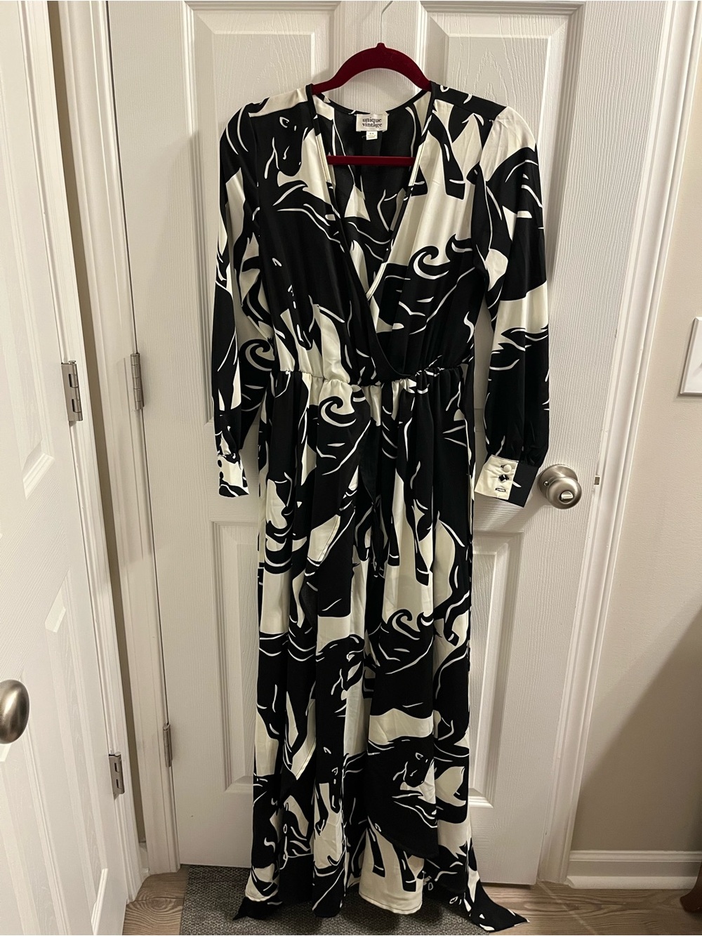 Unique Vintage Black and White Horse Print Maxi Dress